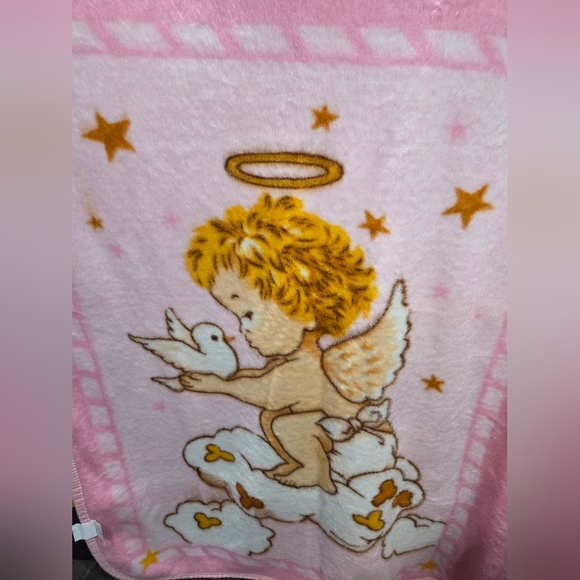 Soft Pink Angel Throw - Picture 3 of 8